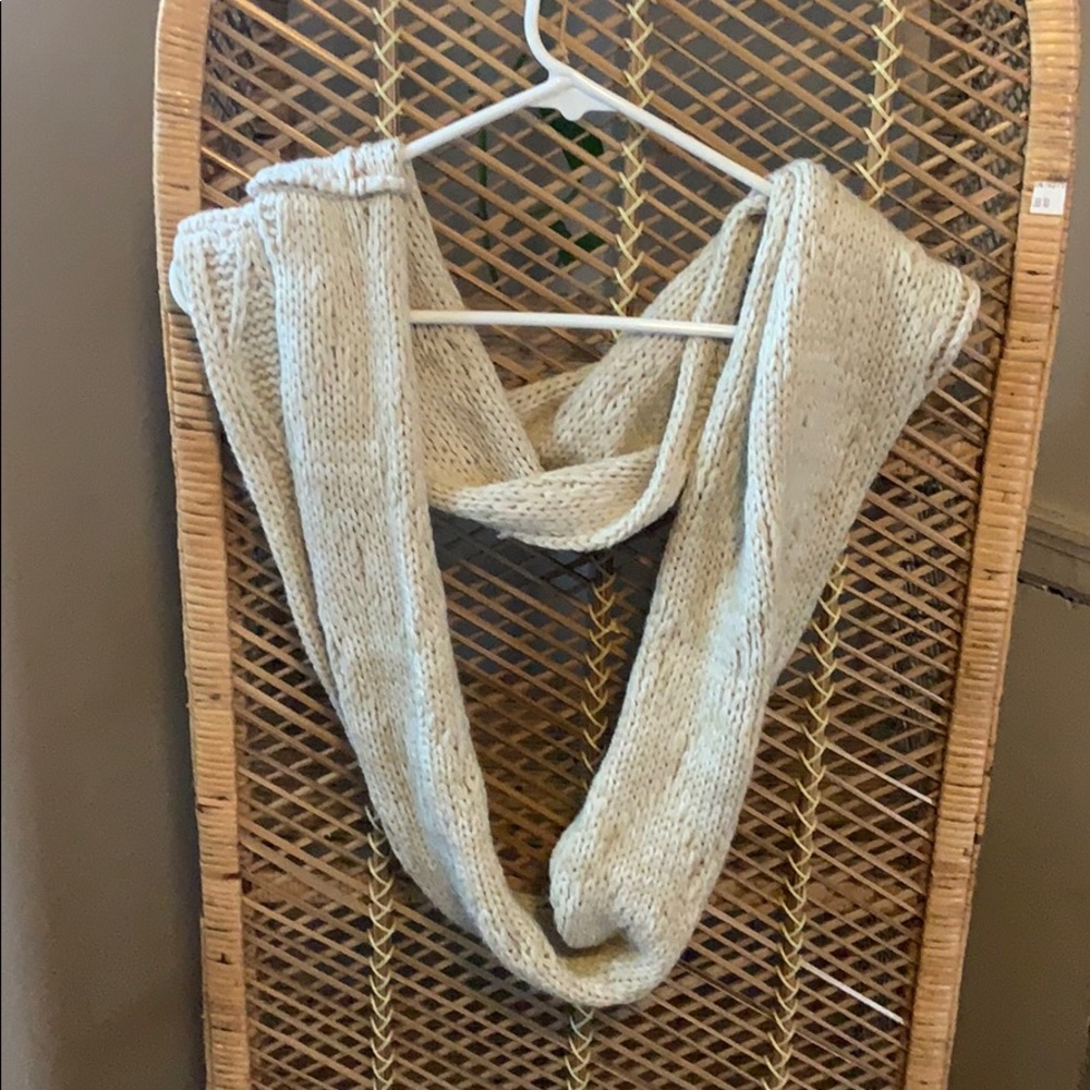 Knitted cream infiry scarf
